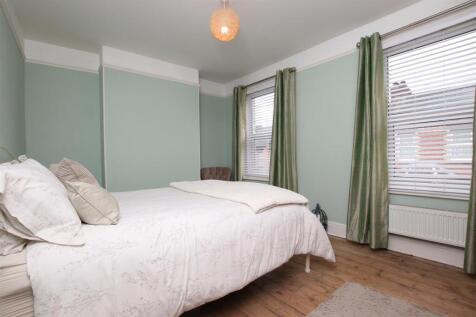 Bedroom 1.JPG