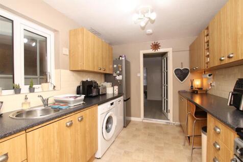 Kitchen..JPG