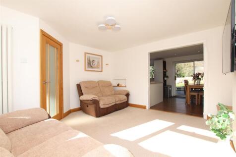Living Room..JPG