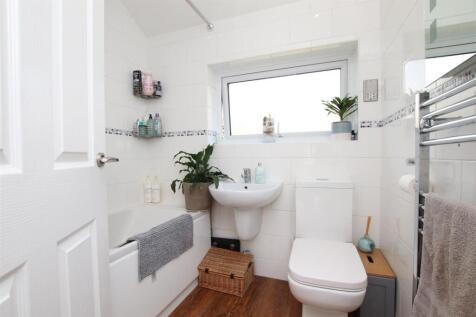 Bathroom.JPG