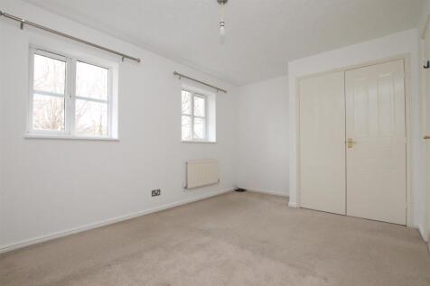 Bedroom 2.JPG