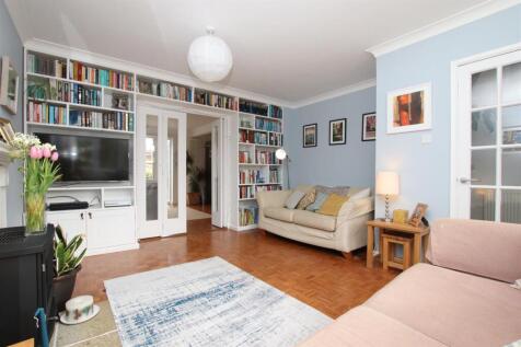 Living Room...JPG