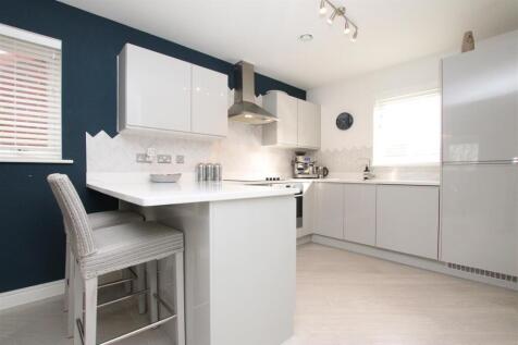Kitchen_.JPG
