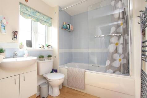 Bathroom.JPG