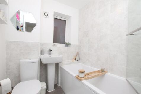 Bathroom.JPG