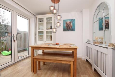 Dining Area.JPG