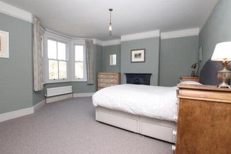Bedroom 1.JPG