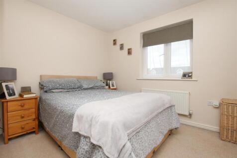 Bedroom 1.JPG