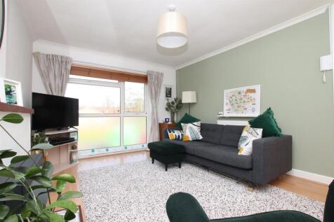 Living Room_.JPG