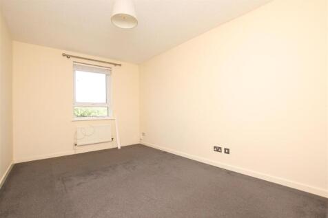 Bedroom 1.JPG