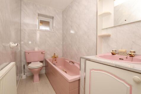 Bathroom.JPG