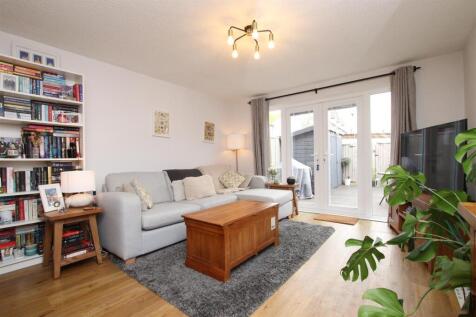 Living Room..JPG