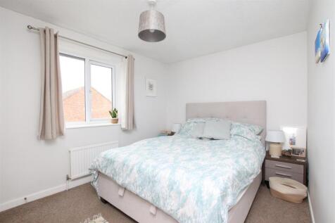 Bedroom 1.JPG