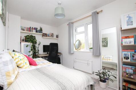 Bedroom 2.JPG
