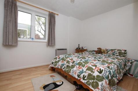 Bedroom 1.JPG