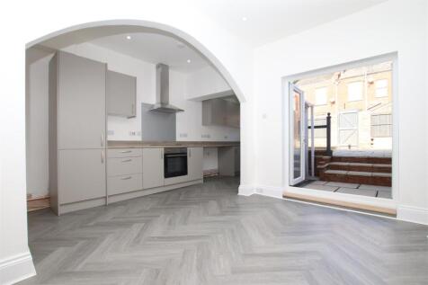 Kitchen Dining Room.JPG