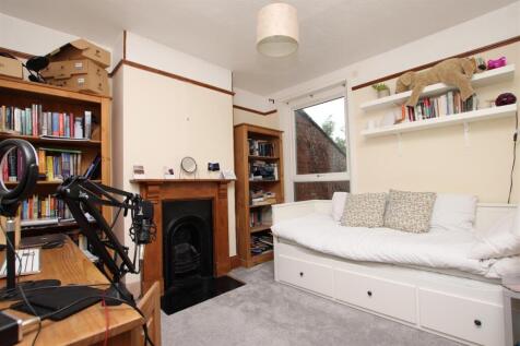 Bedroom 2.JPG