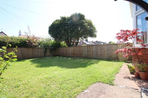 Front Garden_.JPG