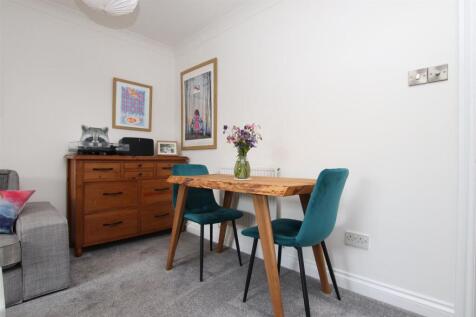 Dining Area.JPG