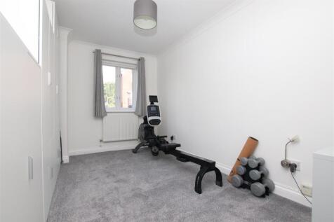 Bedroom 2.JPG