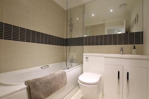 Bathroom.JPG