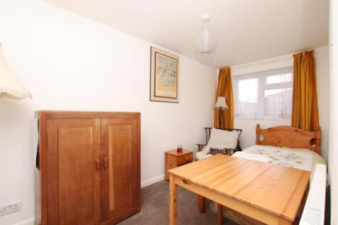 Bedroom 4.JPG