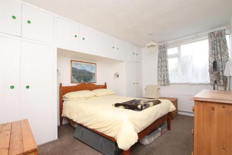 Bedroom 1.JPG