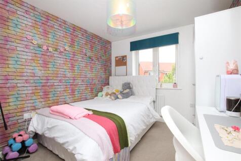 Bedroom 2.JPG