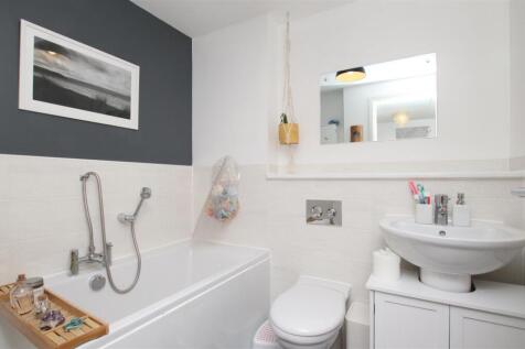 Bathroom.jpg