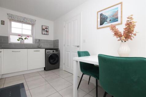 Kitchen Breakfast Room.JPG