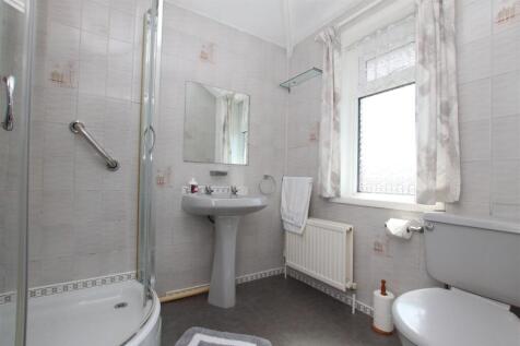 Shower Room.JPG