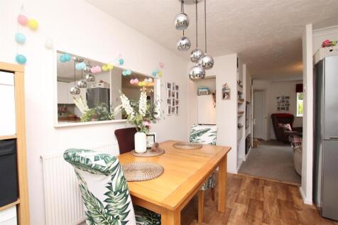 Dining Area.JPG