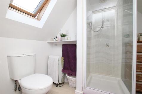 Ensuite.JPG