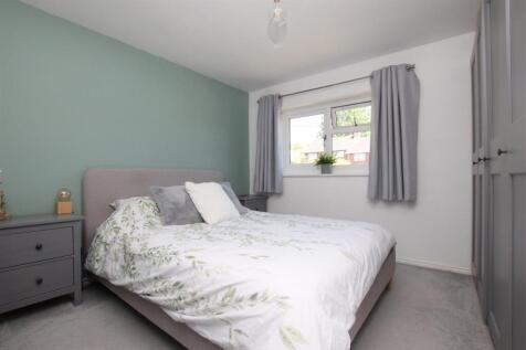Bedroom 1.JPG