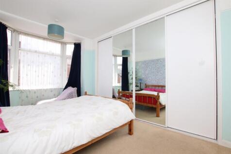 Bedroom 2.JPG