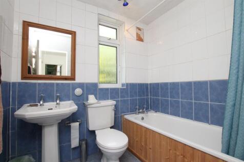 Bathroom.JPG
