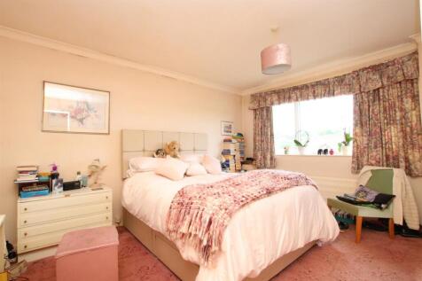 Bedroom 1.JPG