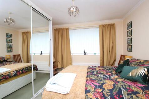 Bedroom 2.JPG