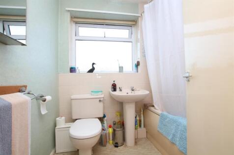 Bathroom.JPG