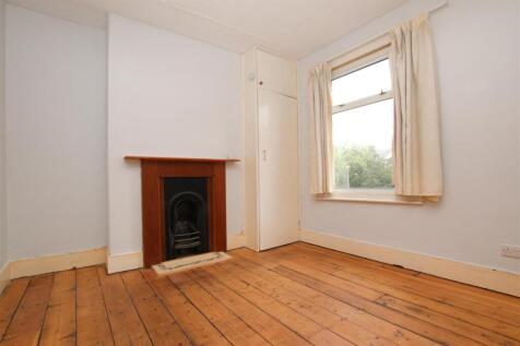 Bedroom 2.JPG