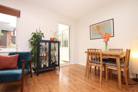 Dining Area.JPG