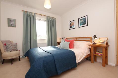 Bedroom 1.JPG