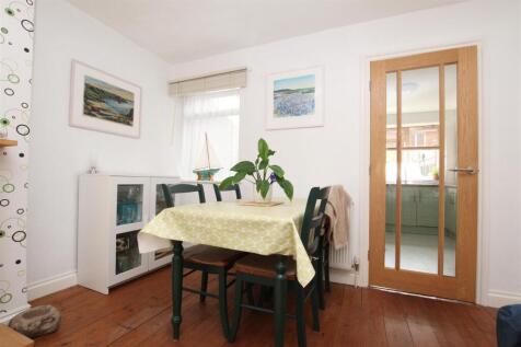 Dining Area.JPG