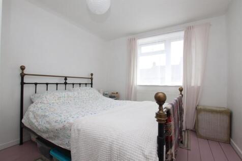 Bedroom 2.JPG