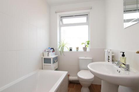 Bathroom.JPG
