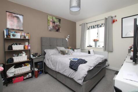 Bedroom 1.JPG