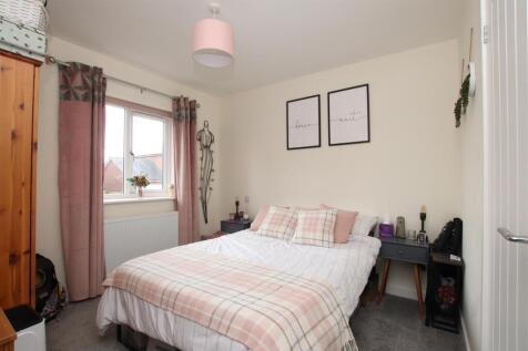 Bedroom 2.JPG