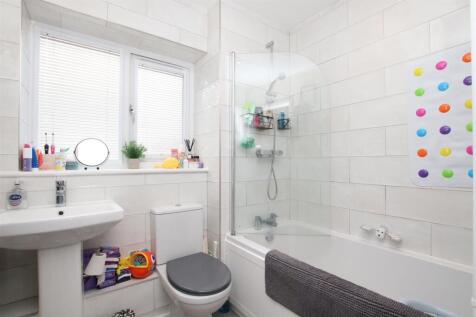 Bathroom.JPG
