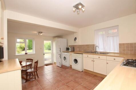 Kitchen..JPG