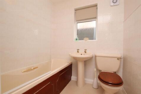 Bathroom.JPG